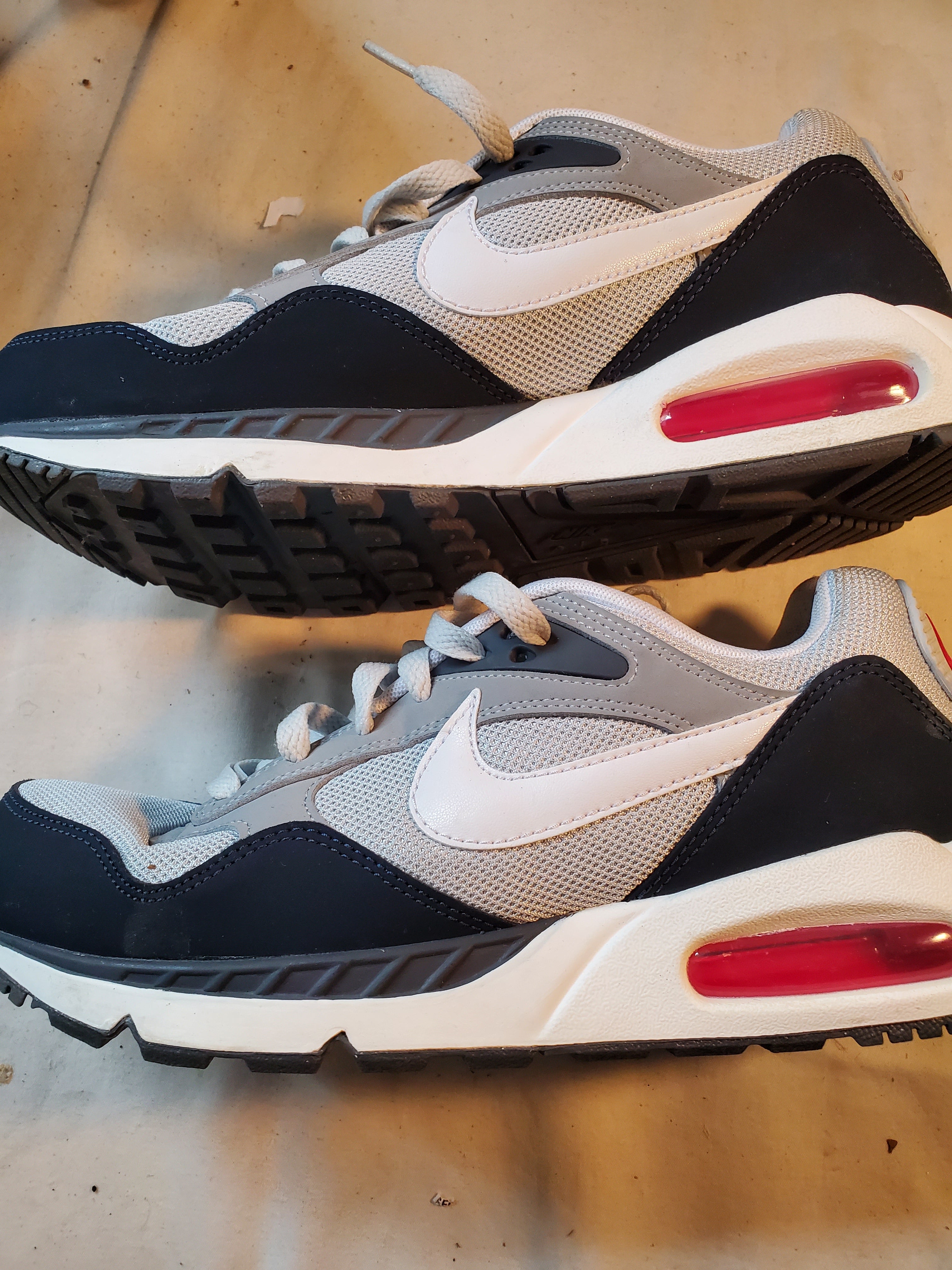 Nike Air Max 90 Men's Size 9.5 White Mesh Leather Sneakers Red Air Bubble