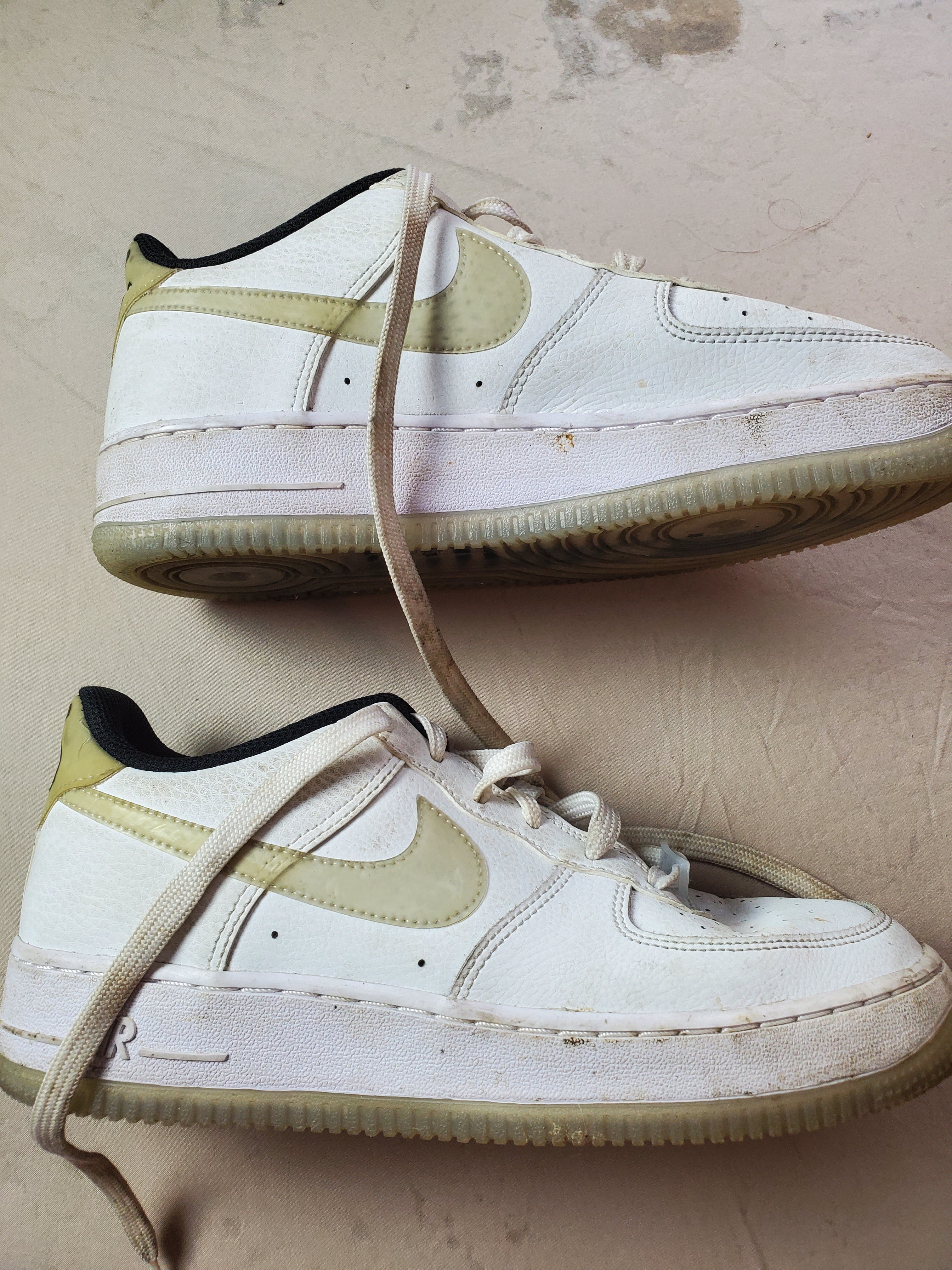 Nike Air Force 1 Low KSA GS White Youth Size 6.5Y CW5909-100 Sneakers Shoes