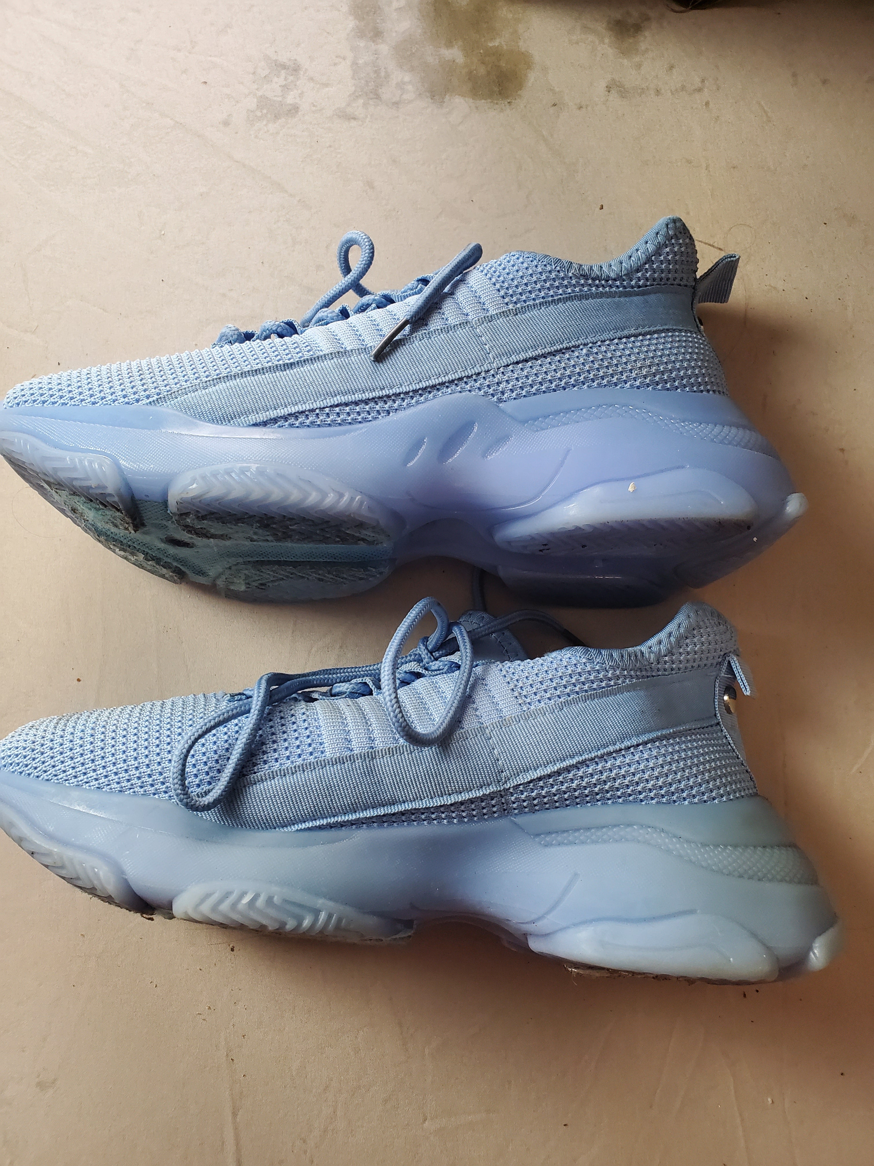 La Sheelah light blue athletic shoes - Women's Size 8