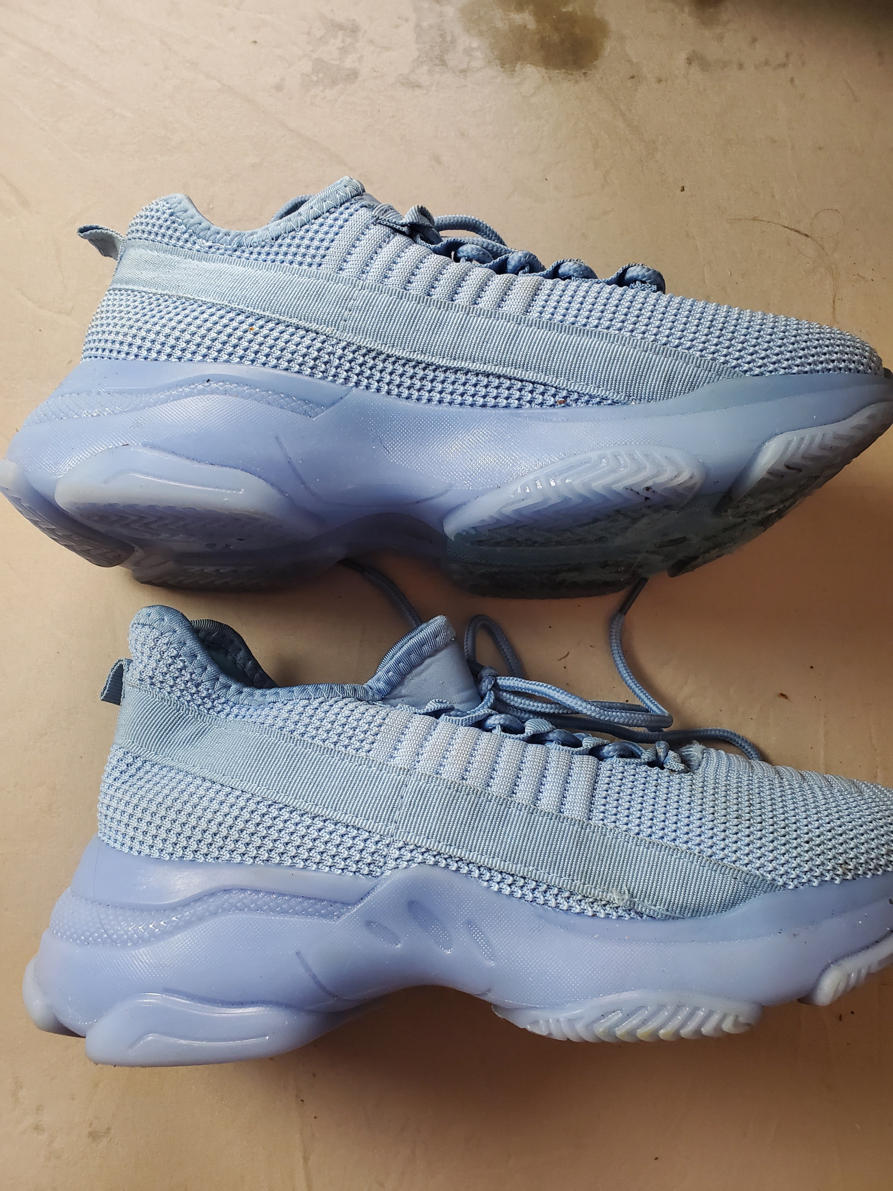 La Sheelah light blue athletic shoes - Women's Size 8