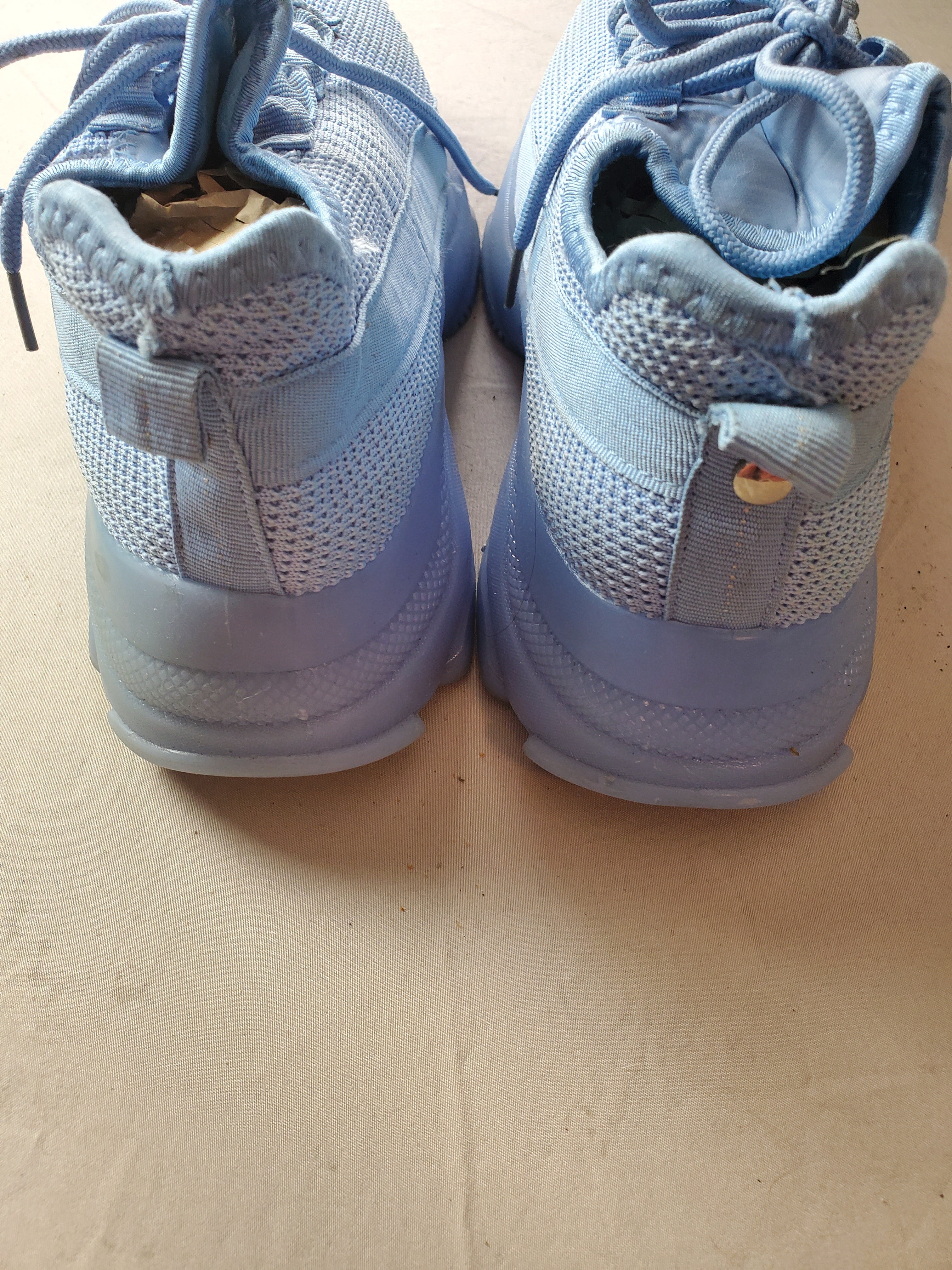La Sheelah light blue athletic shoes - Women's Size 8